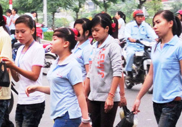 Cử nhân làm công nhân